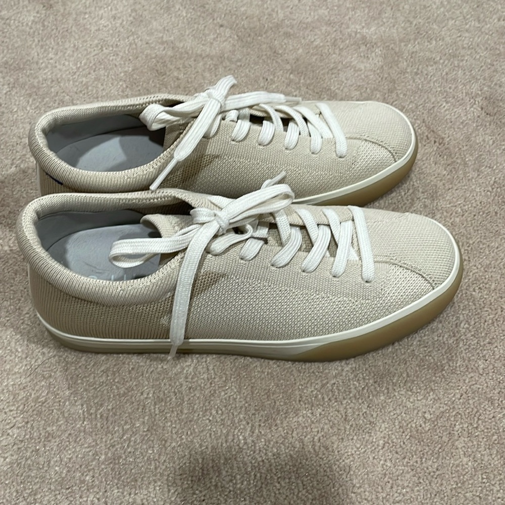 Rothy’s lace up sneaker in EUC
